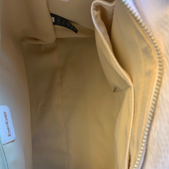 Hand Bag - Picture 11 of 12